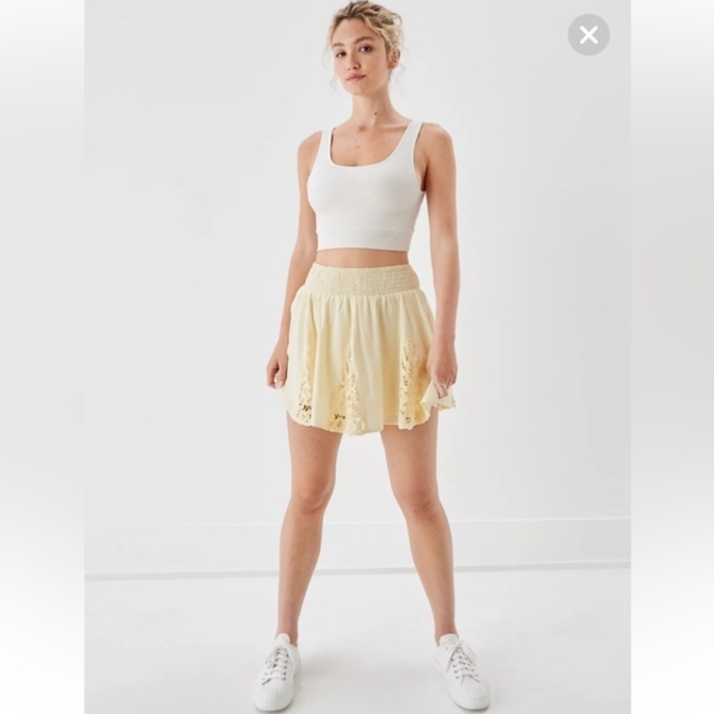 4/$20 American Eagle crochet skater linen blend smocked yellow skirt- size Small